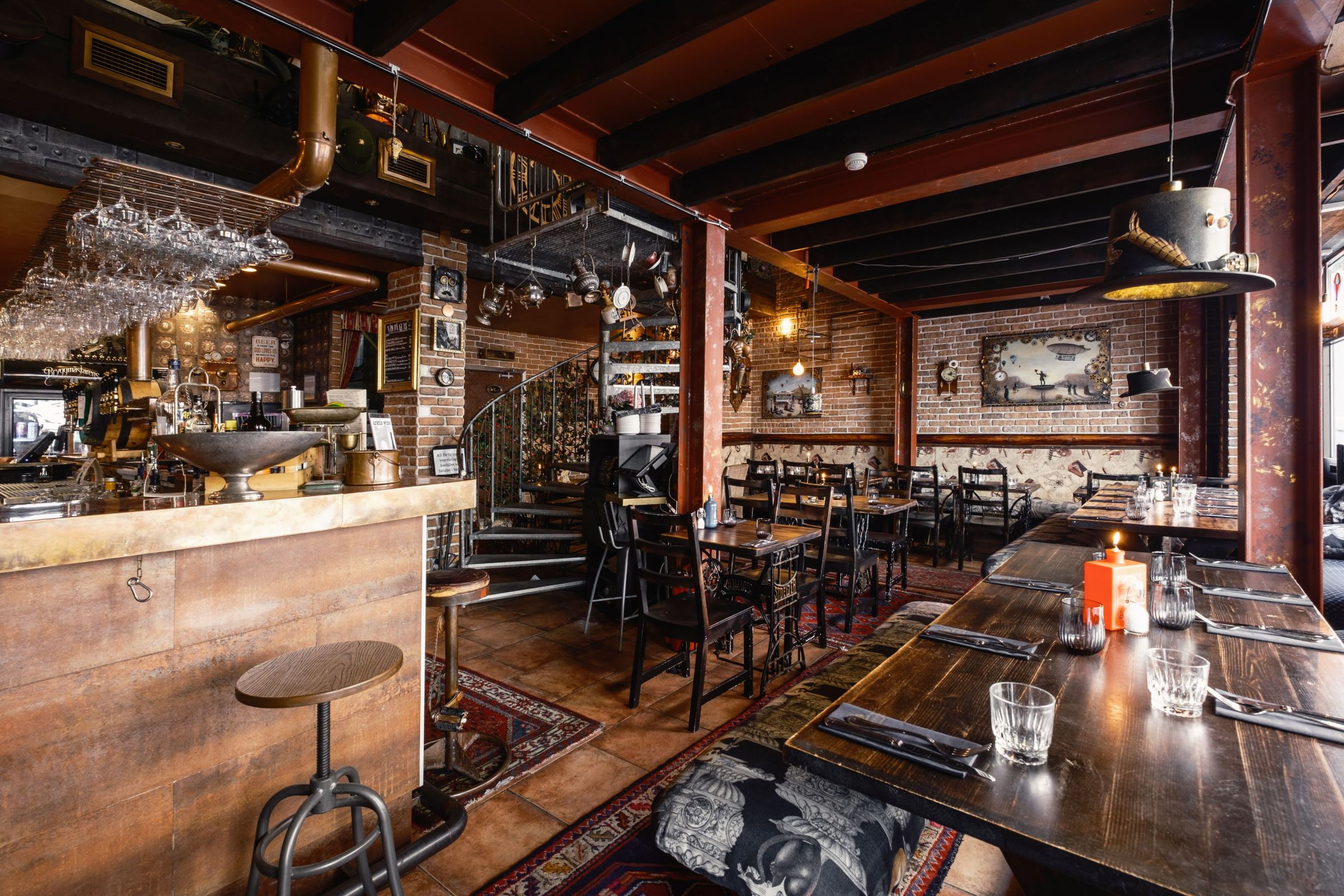 Steampunk-inspirerad interiör på Steampunk Bar i Göteborg